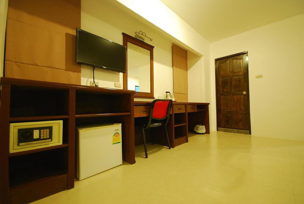 Patong Budget Rooms Extérieur photo