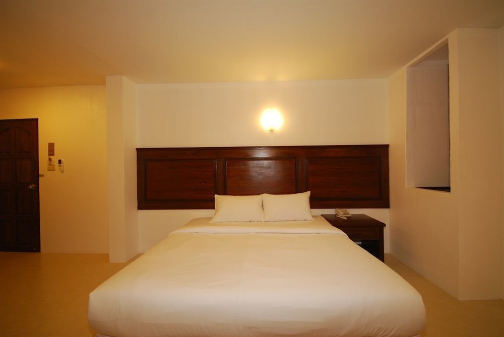 Patong Budget Rooms Extérieur photo